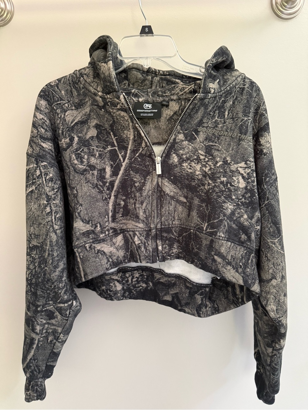 Good For Nothing / Cropped Camo Zip-Up Hoodie